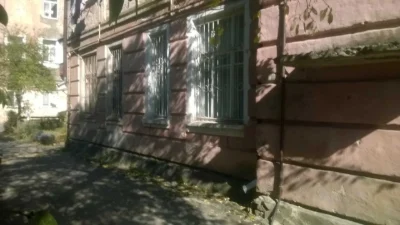 Продається 2-кімнатна квартира в районі 4-ї школи.