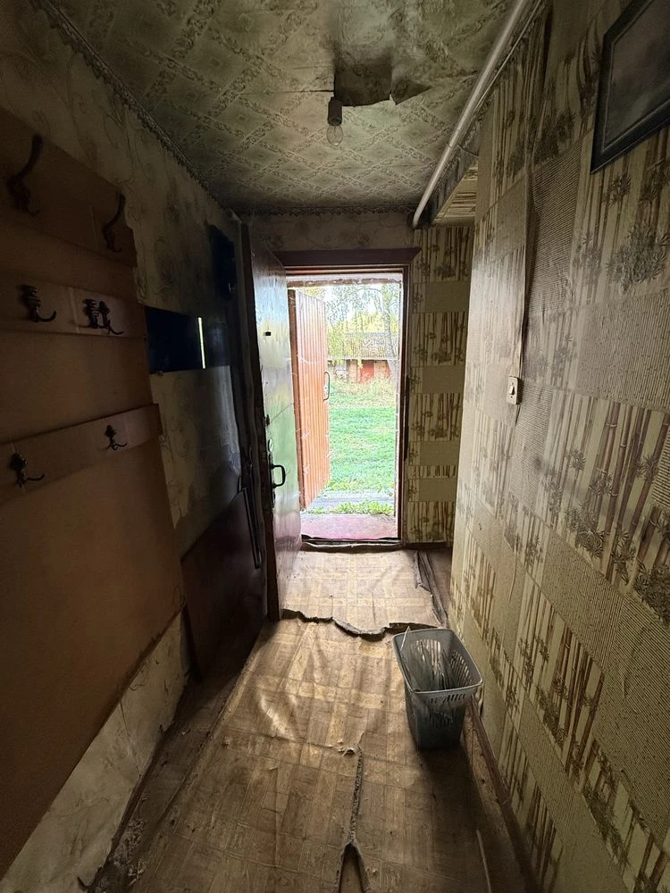 For Sale: 2-room apartment with private entrance (suitable for commercial use)