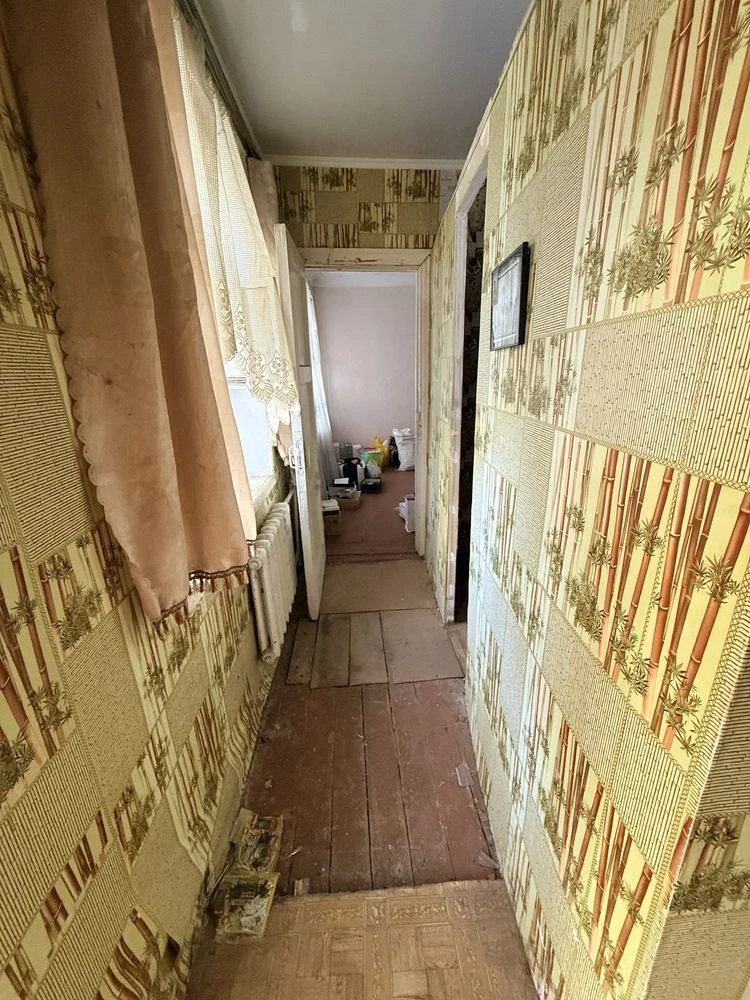 For Sale: 2-room apartment with private entrance (suitable for commercial use)