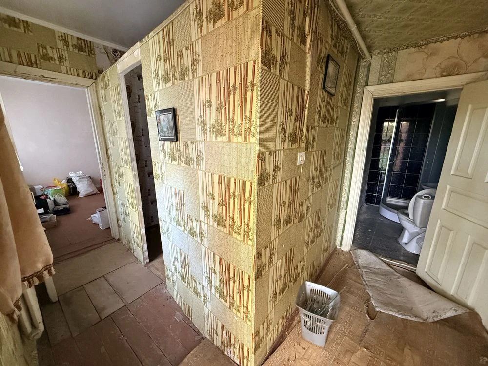 For Sale: 2-room apartment with private entrance (suitable for commercial use)