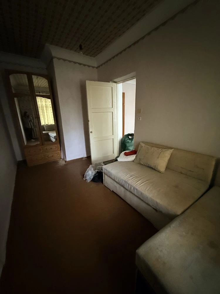 For Sale: 2-room apartment with private entrance (suitable for commercial use)
