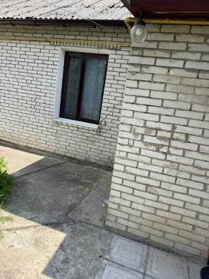 продам квартиру з власним двором