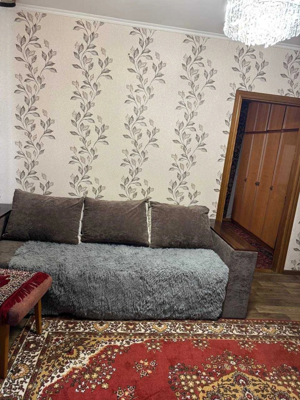 продам квартиру з власним двором