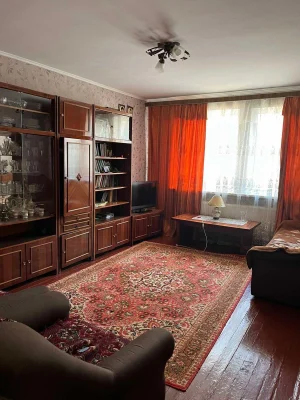 Продается трехкомнатная квартира