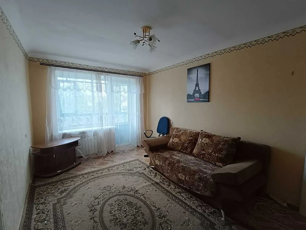 2-bedroom apartment, 2nd floor, Furnished!