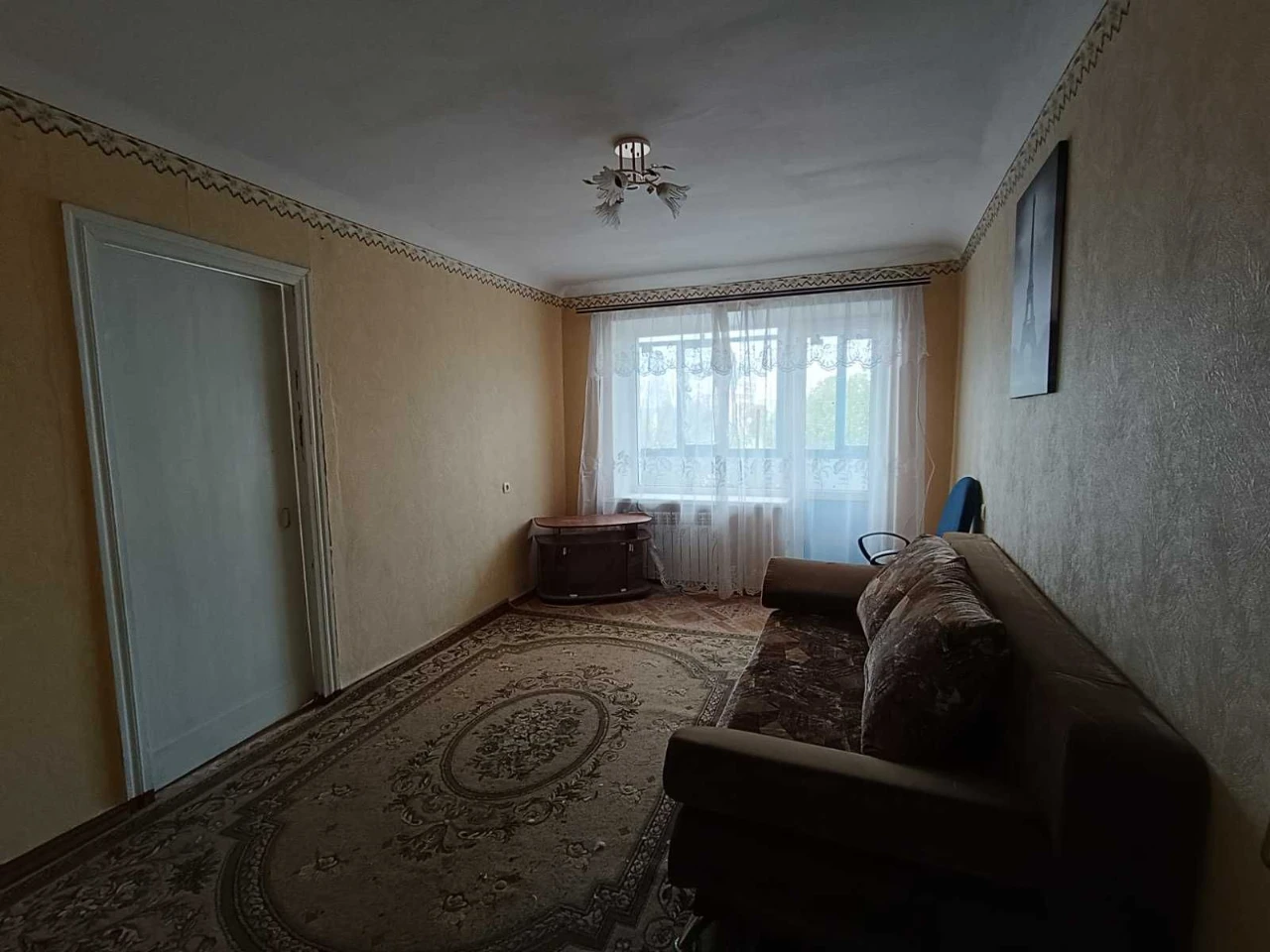 2-bedroom apartment, 2nd floor, Furnished!