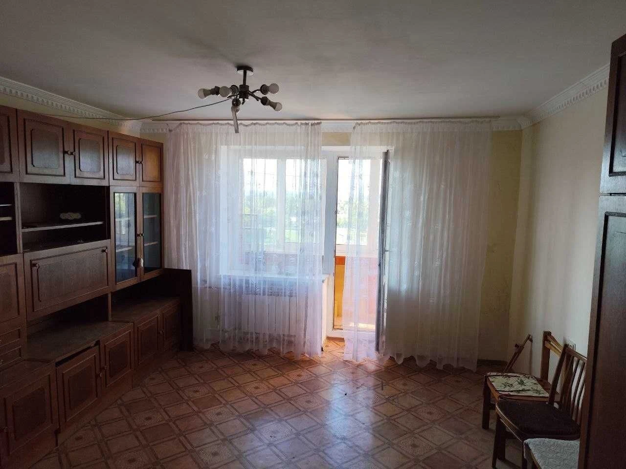 Продам 1 кімнатну  квартиру в м. Канів.