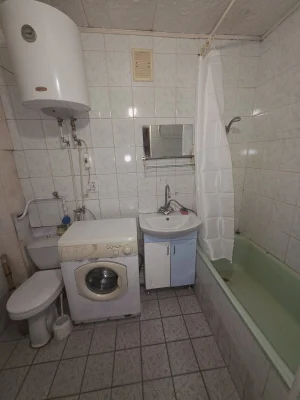 Канев,2х кім.кухня спільна,можна переобладнати
