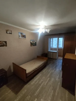 4 кімнатна квартира з добротним  ремонтом