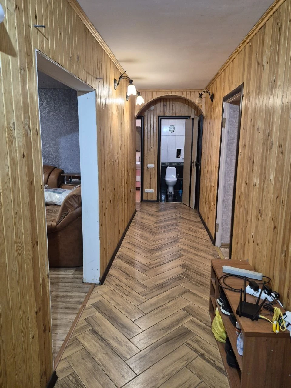 4 кімнатна квартира з добротним  ремонтом