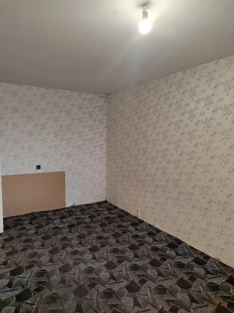 Продам 1 кімнатну квартиру в місті Сміла, район Богдана.