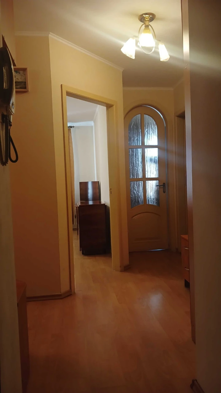 Продаж двокімнатної  квартири в центрі міста