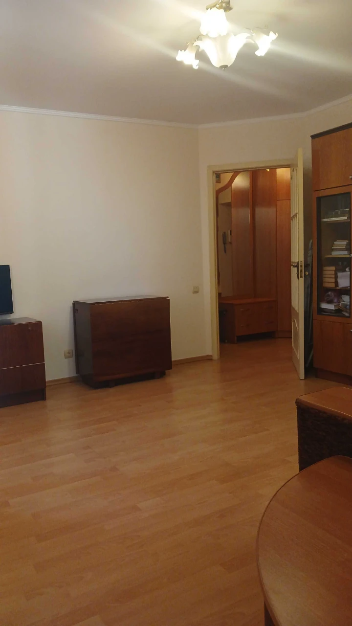 Продаж двокімнатної  квартири в центрі міста