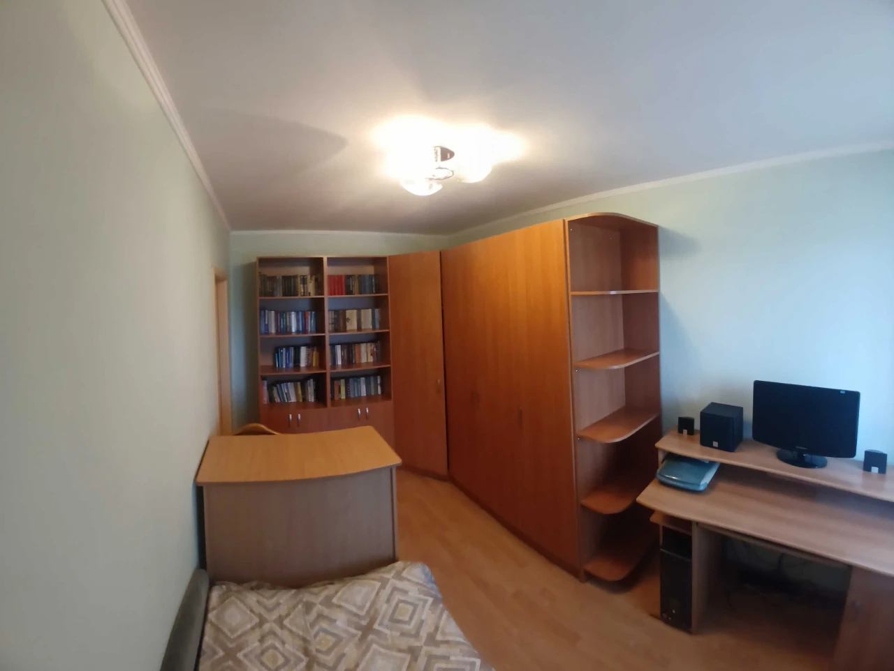 Продаж двокімнатної  квартири в центрі міста