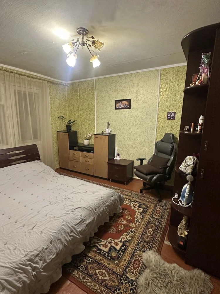Spacious 3-bedroom apartment with two balconies for sale