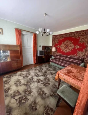 Продаю 3-кімнатну квартиру в 4-поверховому будинку в місті Сміл
