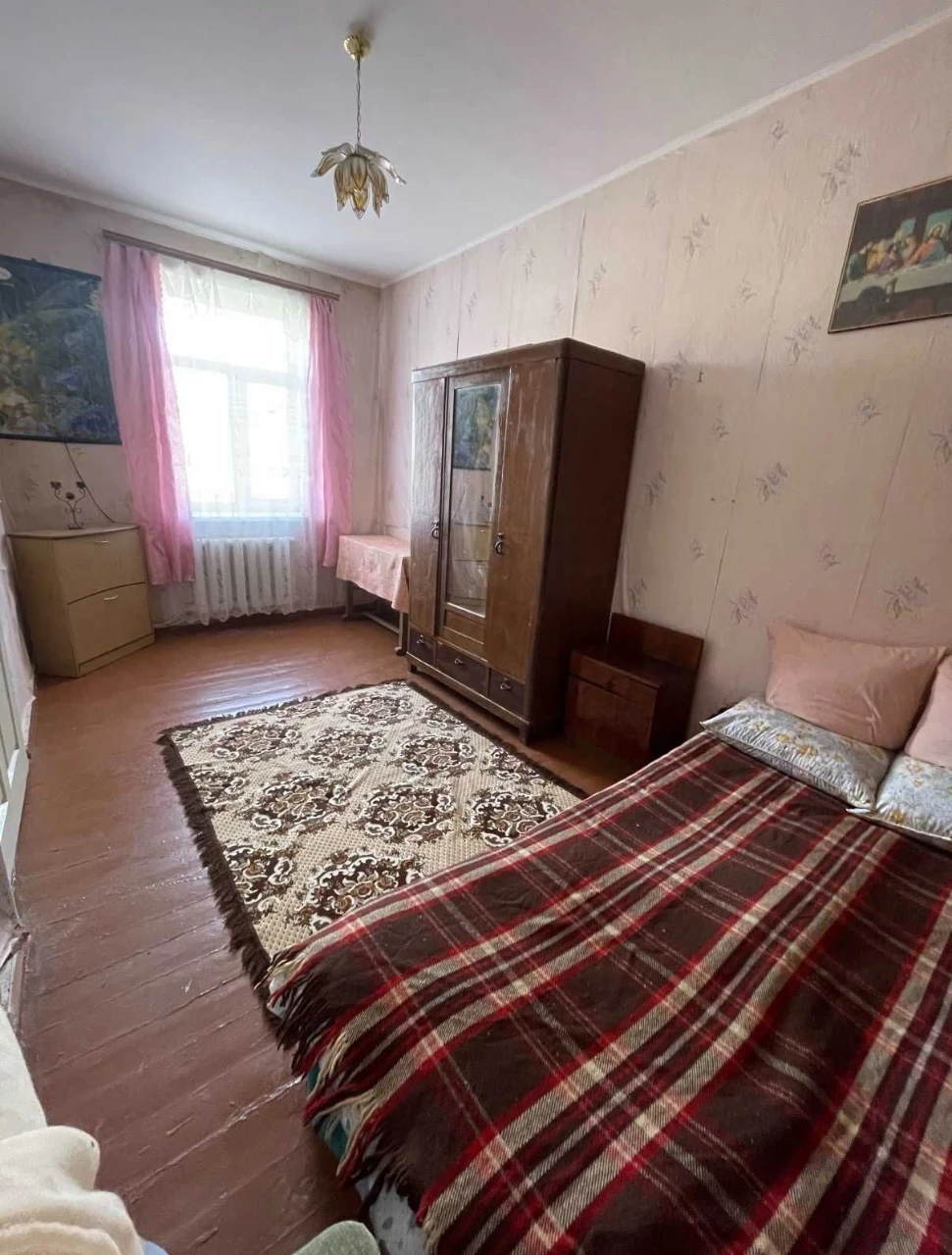 Продаю 3-кімнатну квартиру в 4-поверховому будинку в місті Сміл