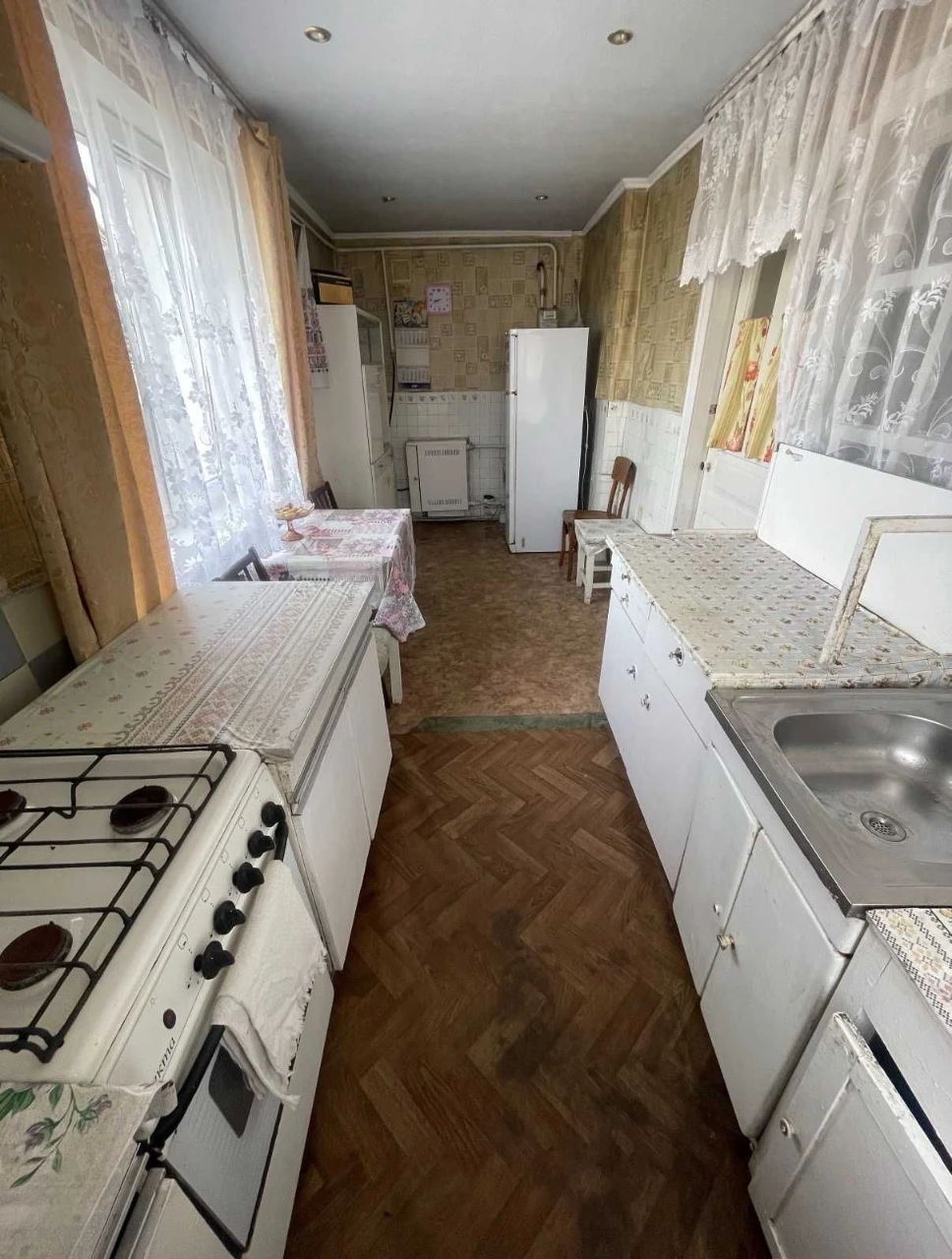 Продаю 3-кімнатну квартиру в 4-поверховому будинку в місті Сміл
