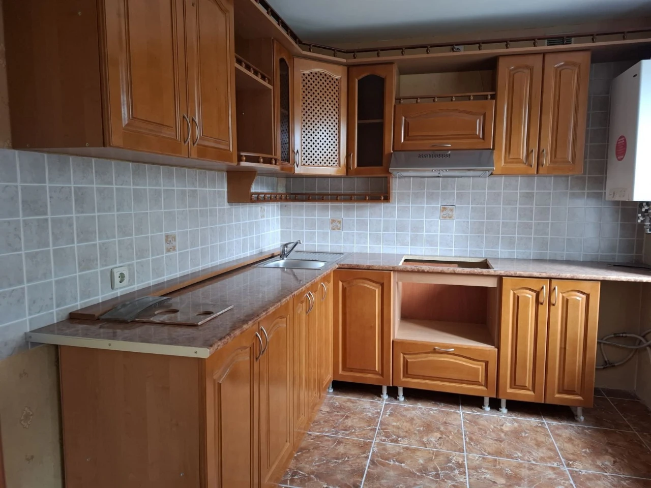 Sale of a 3-room apartment in the city of Smiyla.