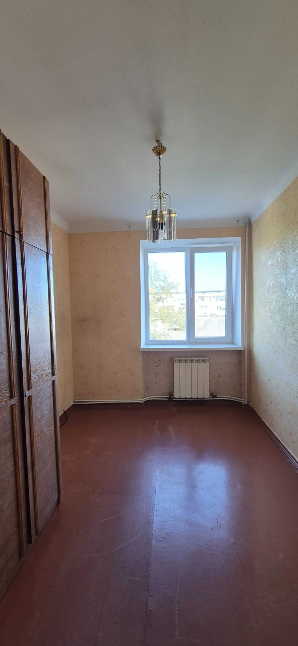 For Sale: 3-room apartment with independent gas heating. Government programs available.