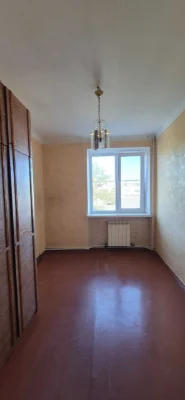 For Sale: 3-room apartment with independent gas heating. Government programs available.