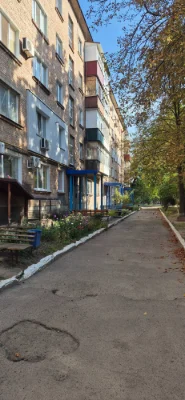 For Sale: 3-room apartment with independent gas heating. Government programs available.