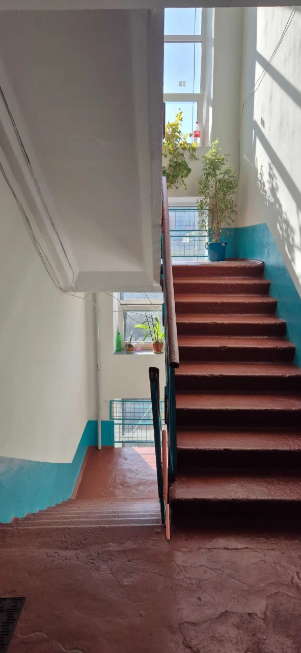 For Sale: 3-room apartment with independent gas heating. Government programs available.