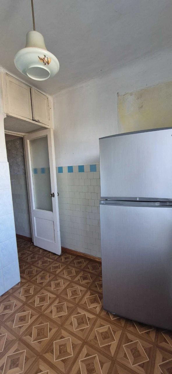 For Sale: 3-room apartment with independent gas heating. Government programs available.