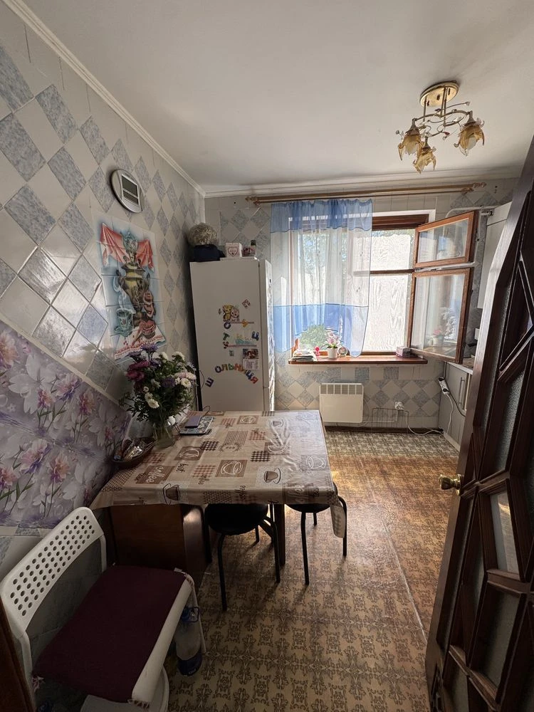 Продам 2 кім.кв. в м.Сміла