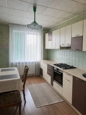 Продаж 3-кімнатного КВАРТИРИ в ЦЕНТРЕ