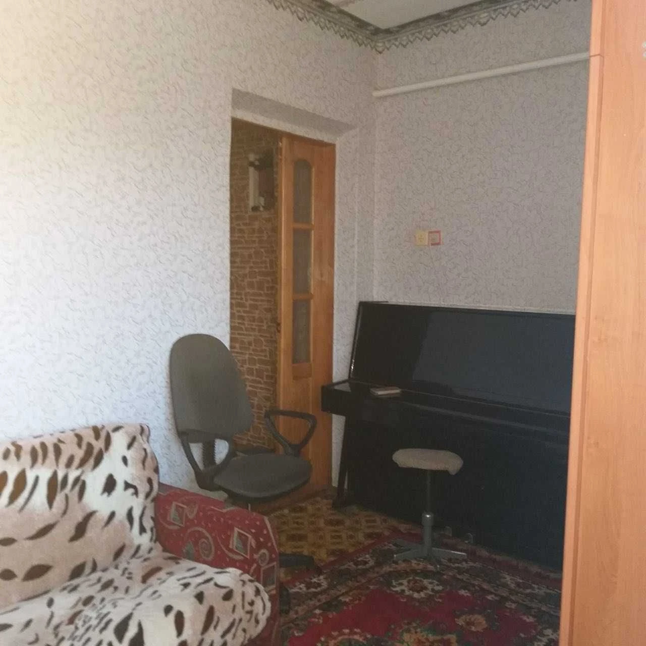 For sale, house with ancillary buildings