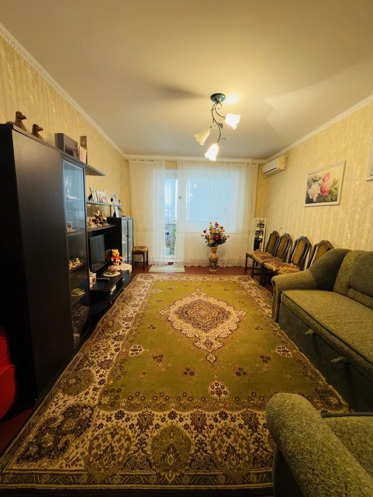 Продаж 2-кімнатного житла в центрі міста Сміла