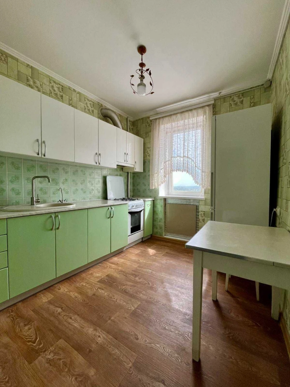 Spacious 2-bedroom apartment for sale in the heart of Smal