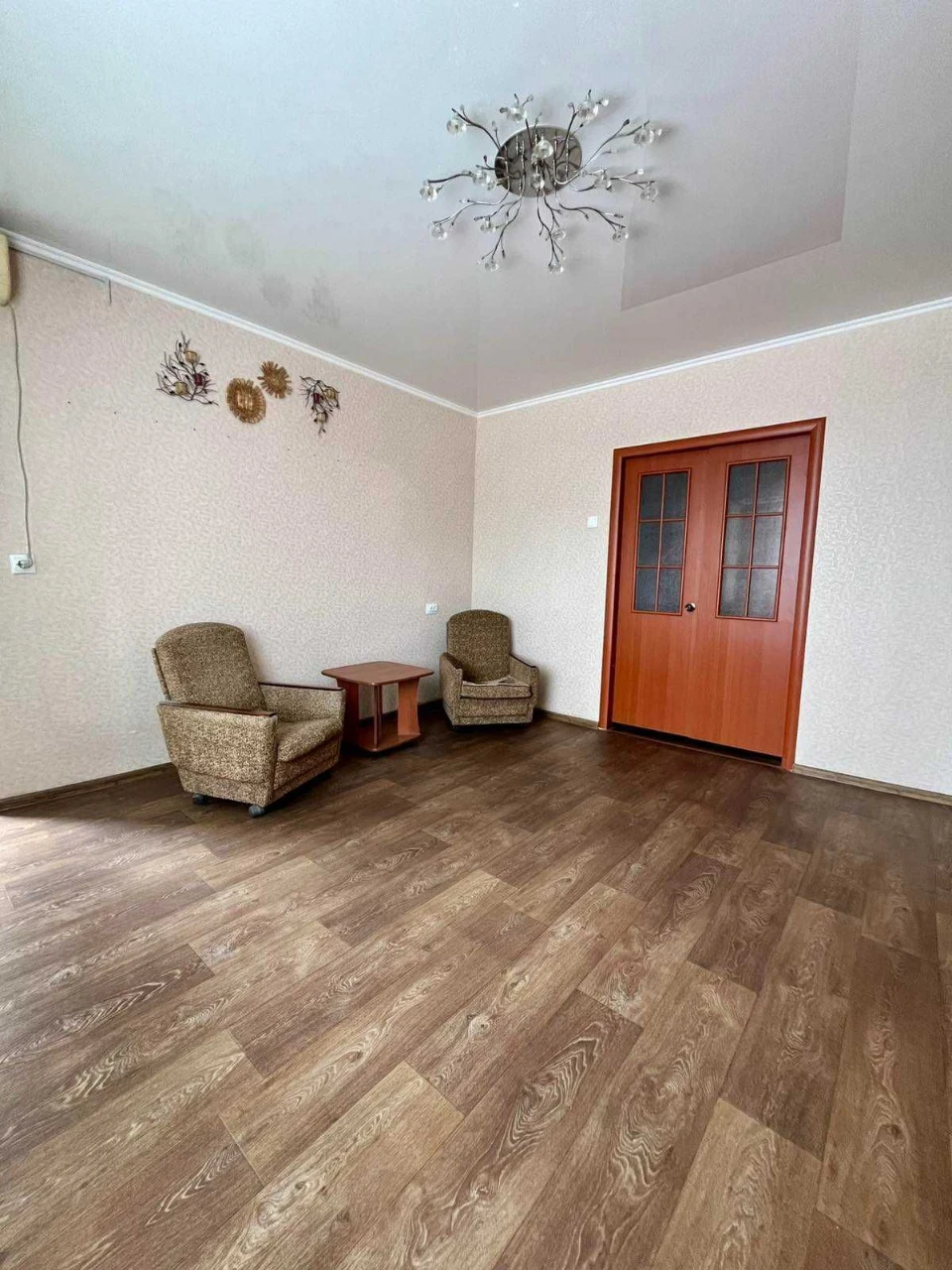 Spacious 2-bedroom apartment for sale in the heart of Smal