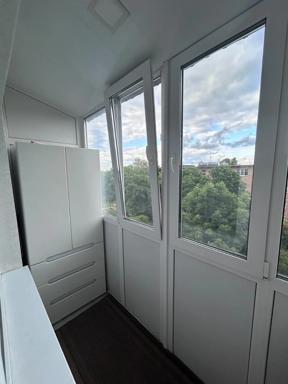 Sale of a 3-room apartment in the center of Smila