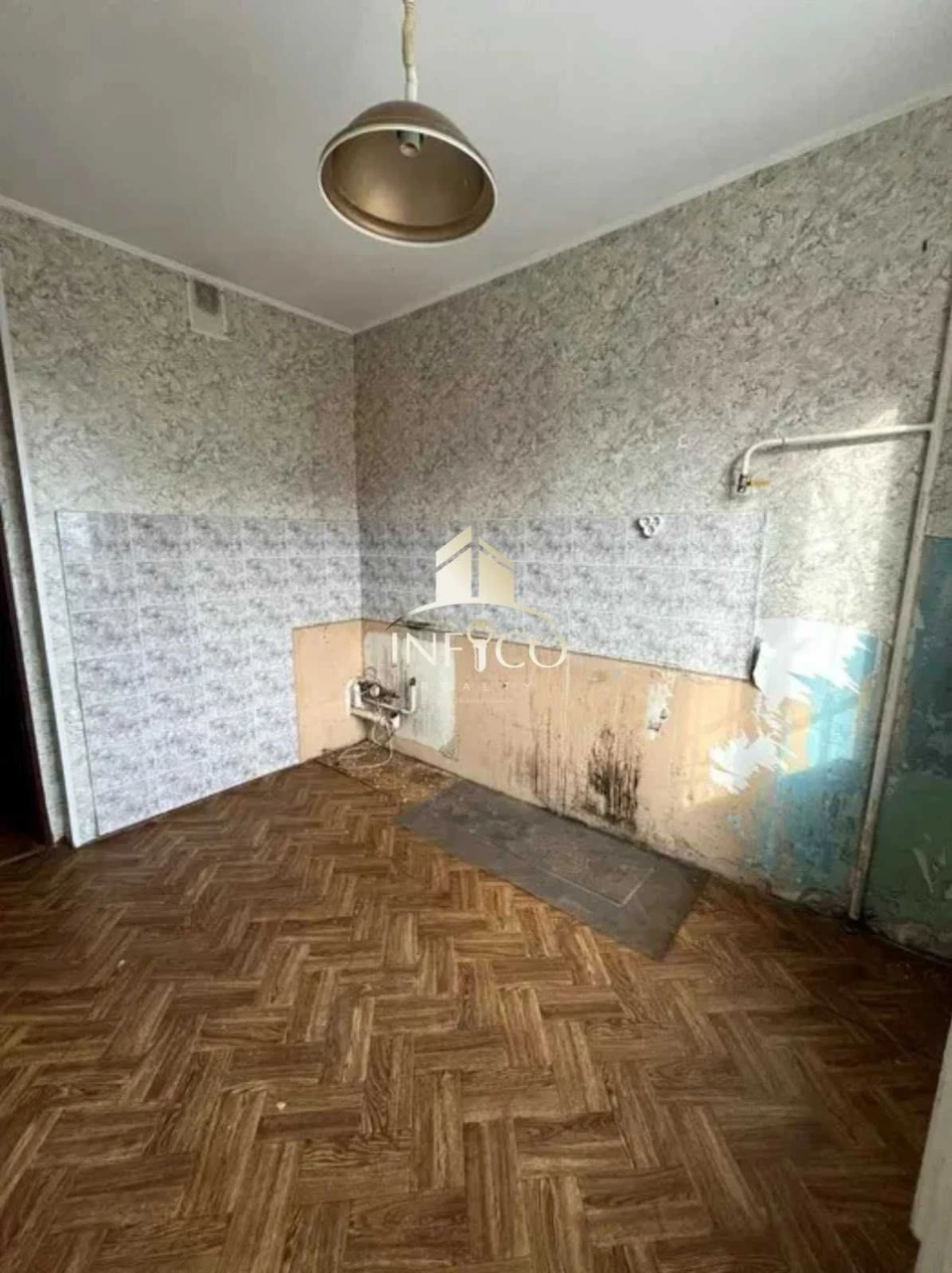 Продажа трехкомнатной квартиры в городе Смела