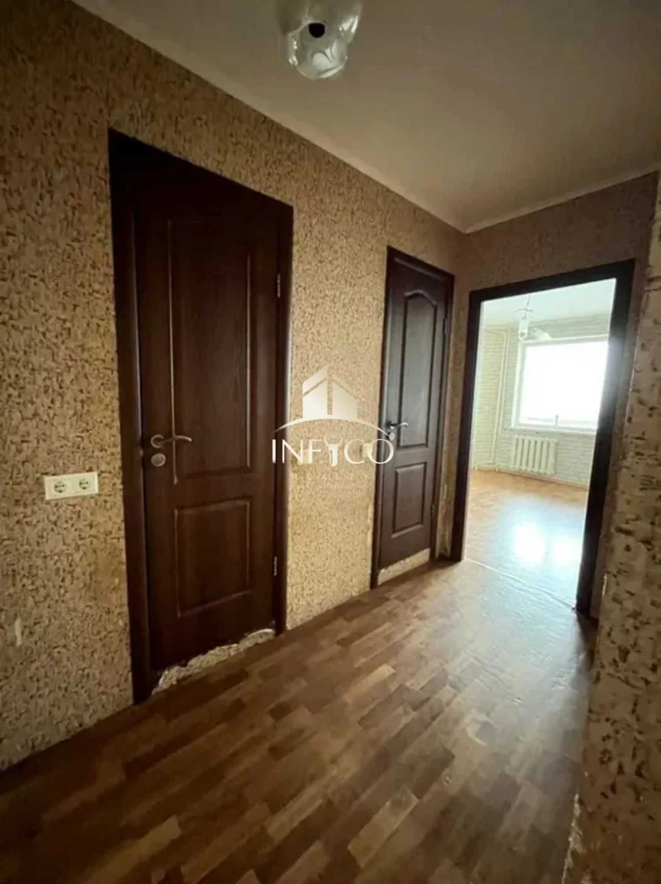 Продажа трехкомнатной квартиры в городе Смела