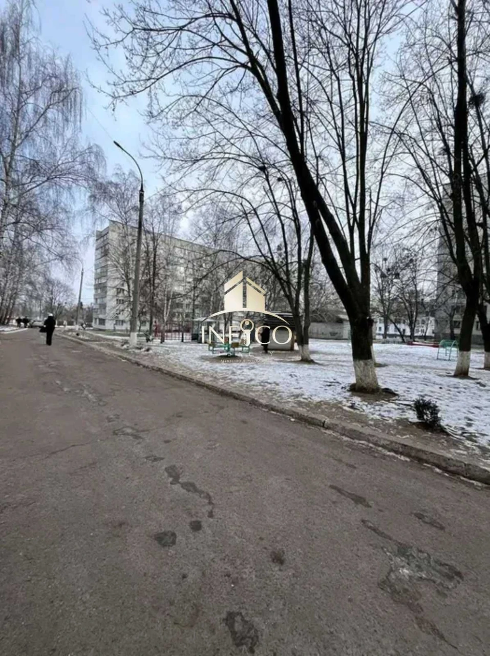 Продажа трехкомнатной квартиры в городе Смела