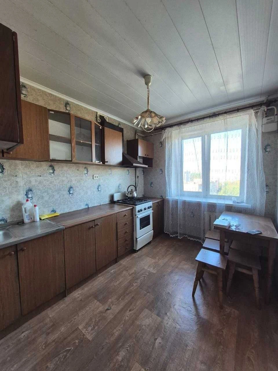 ПРОДАМ 3-кімнатну КВАРТИРУ В районІ 11-Ї ШКОЛИ