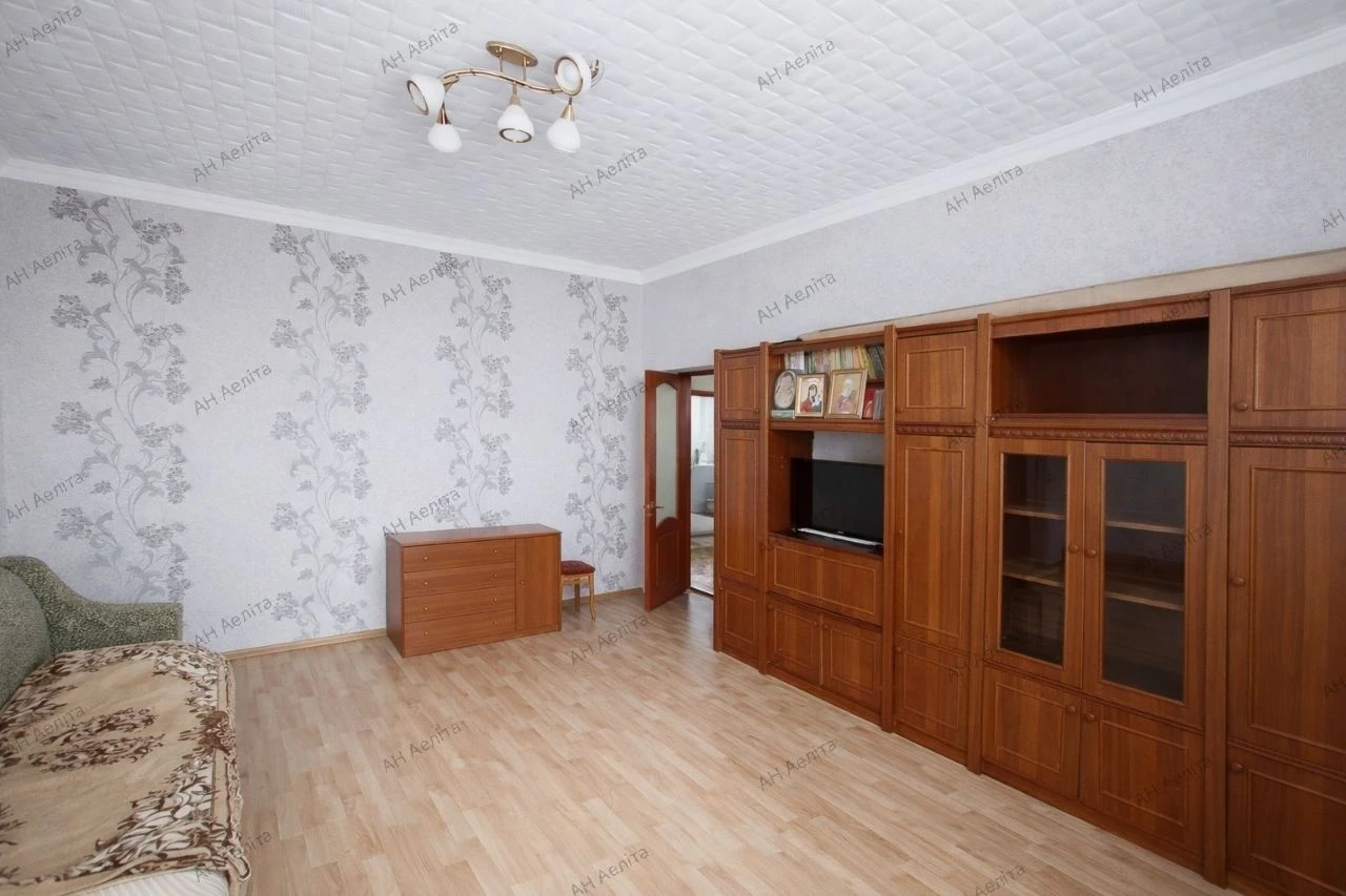 For sale 4-bedroom apartment 92m² in the DOS area