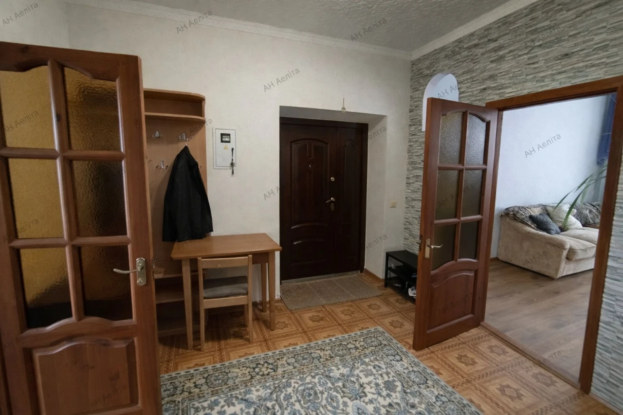 For sale 4-bedroom apartment 92m² in the DOS area