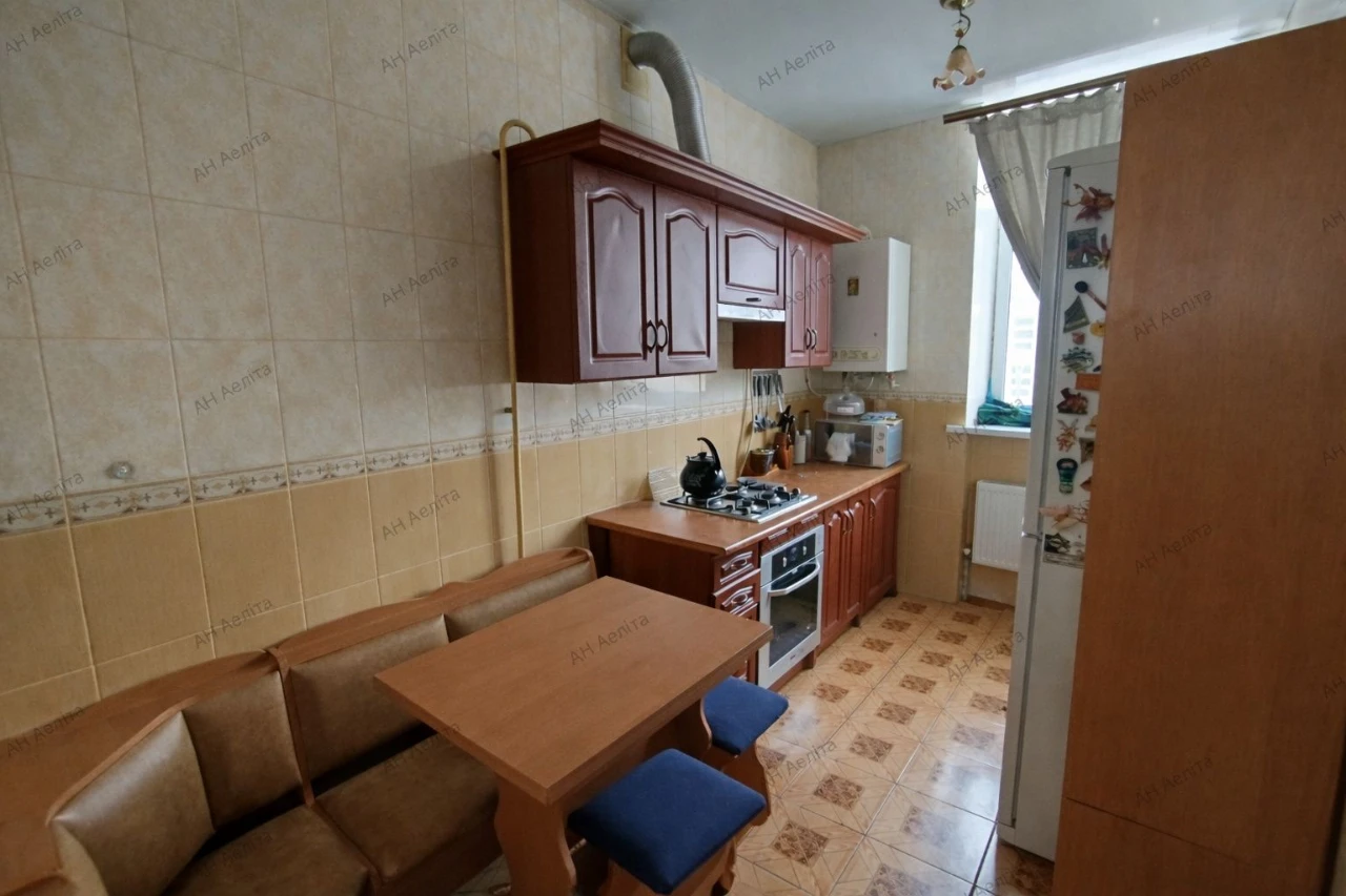 For sale 4-bedroom apartment 92m² in the DOS area