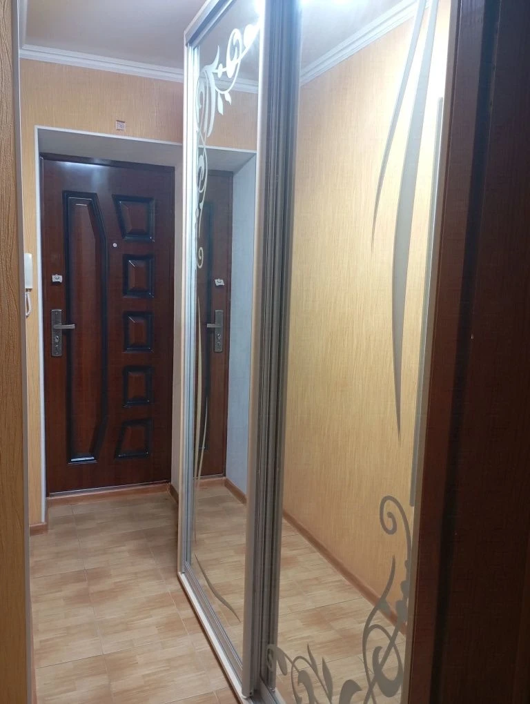 Продається двохкімнатна квартира