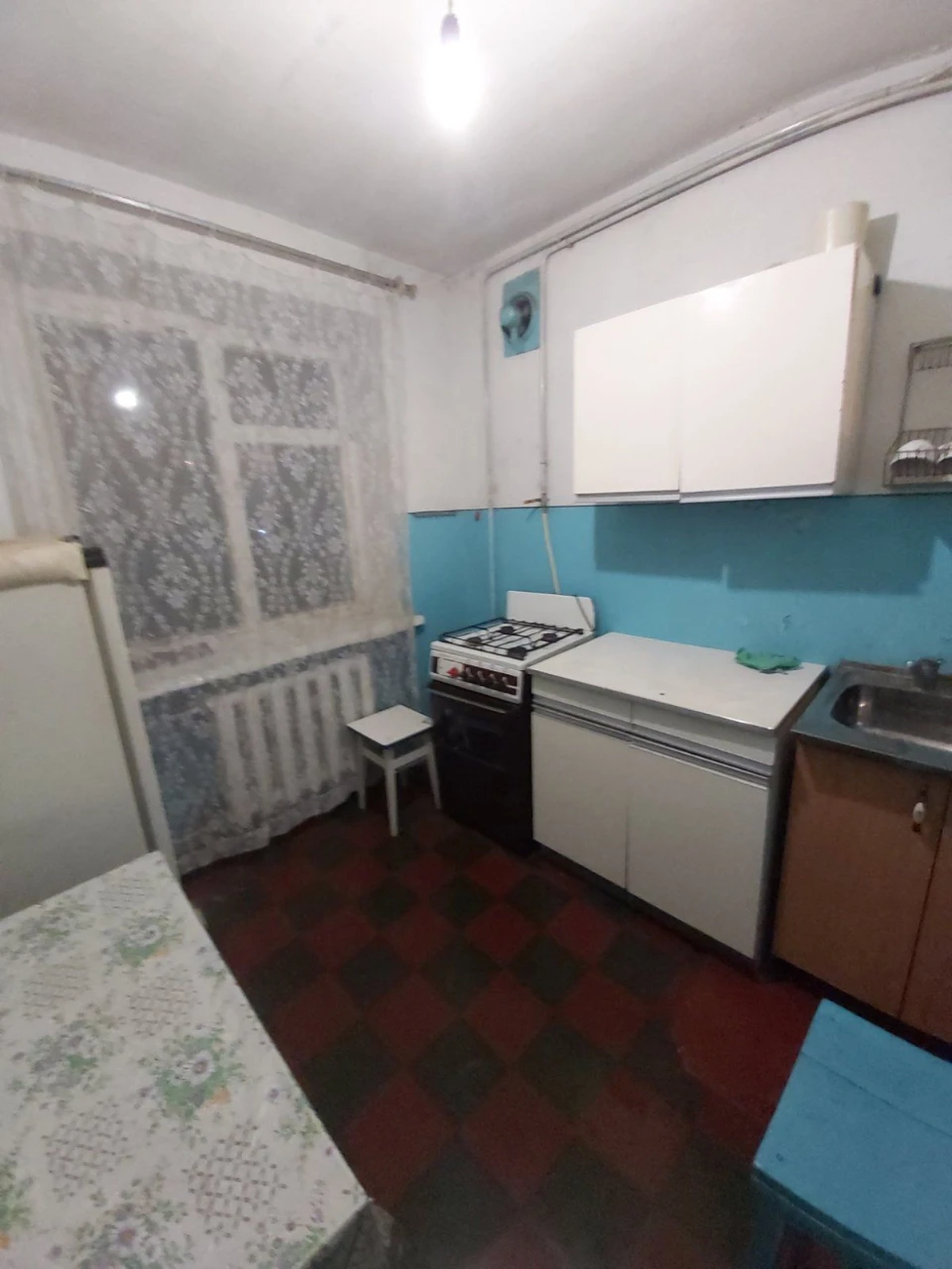 Продам квартиру біля 14школи