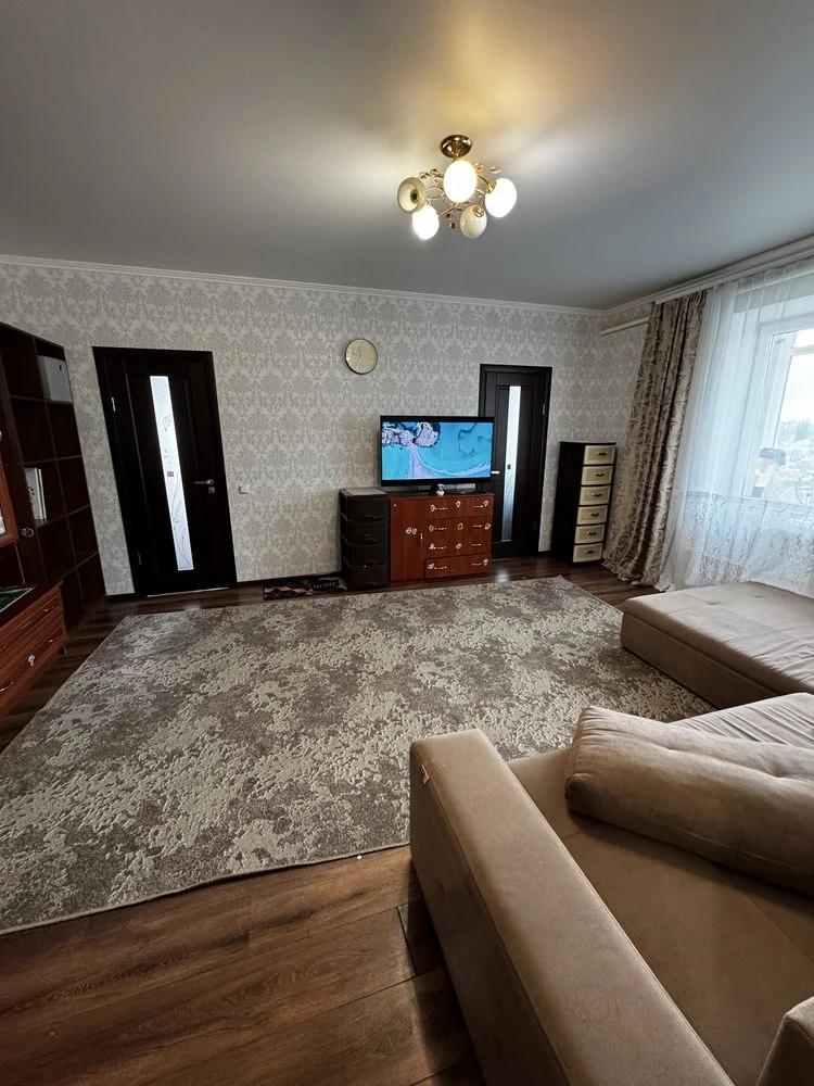 Продаж світлої 3-кімнатної квартири,АВТОНОМНЕ ОПАЛЕННЯ, в ра