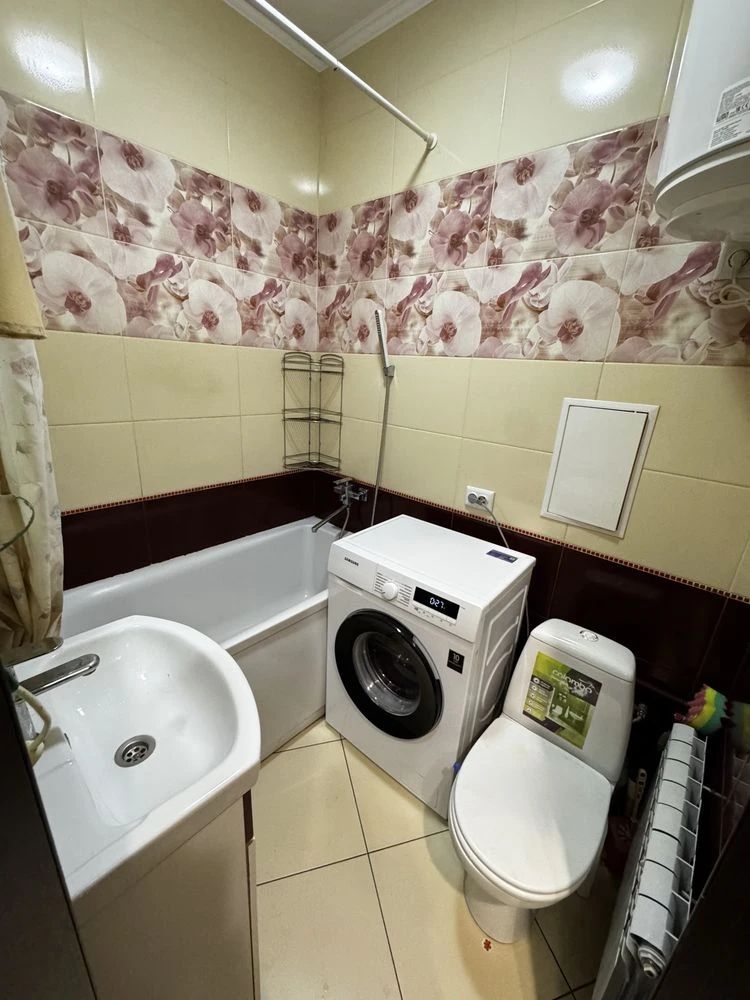 Продаж світлої 3-кімнатної квартири,АВТОНОМНЕ ОПАЛЕННЯ, в ра