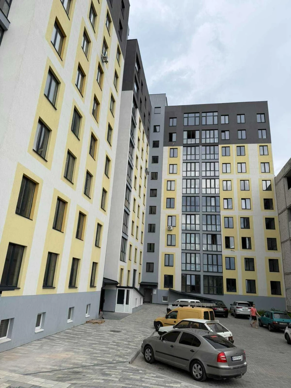 Продається простора 2-кімнатна квартира в сучасній новобудов