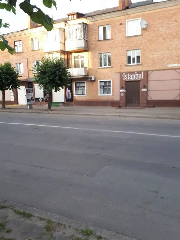 Продается двухкомнатная  квартира в центре города