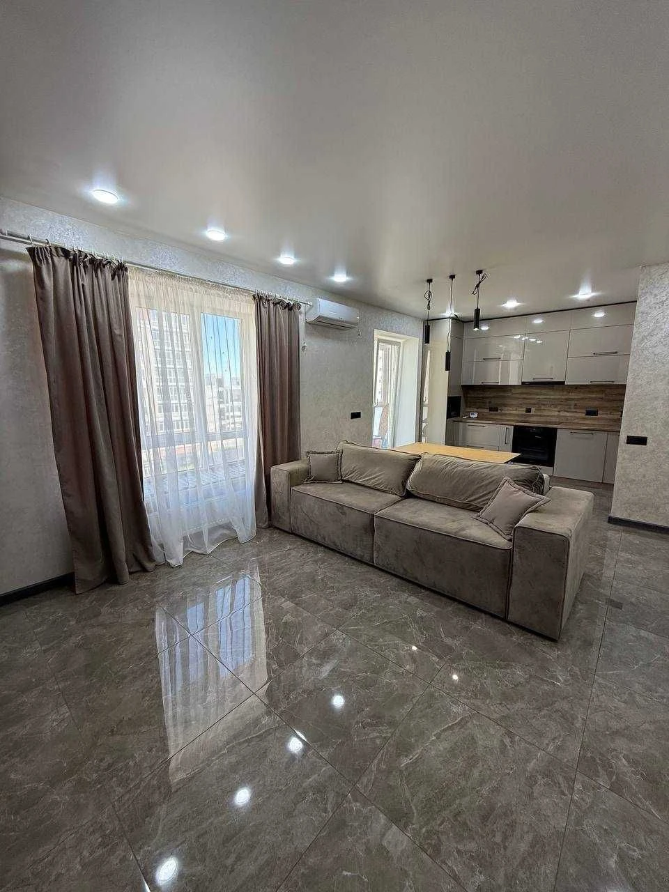 Sale of a modern 1-bedroom apartment in the Grekiv Les residential complex