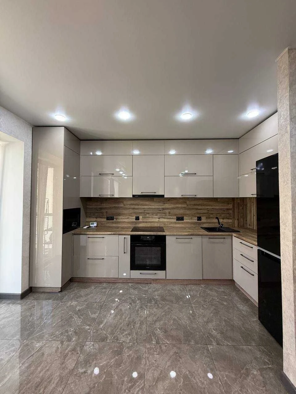 Sale of a modern 1-bedroom apartment in the Grekiv Les residential complex